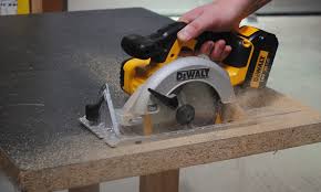 The saw has a traditional circular saw blade. What Size Circular Saw To Get Best Of Machinery