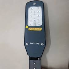 Masa pemakaian lampu led bisa mencapai 50.000 jam dengan sumber daya dc. Jual Lampu Led Pju Brp052 40w Philips Niaga Global Internusa