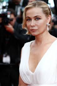 Emmanuelle béart en juillet 1986, france. Emmanuelle Beart Avait Une Maison En Belgique