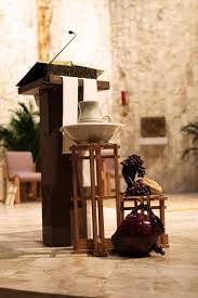 Holy Thursday 2011 Church Altar Decorations Church Decor Altar Decorations