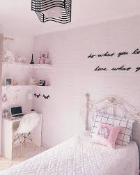 Quarto Simples E Barato 75 Ideias De Decoracao Inspiradoras Para 2020 Em 2020 Decoracao Quarto Feminino Jovem Decoracao Quarto Feminino Tumblr Quarto Simples