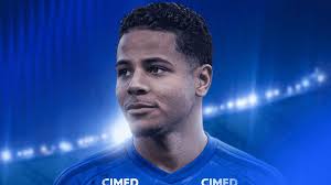 Cruzeiro anuncia atacante que estava na mira do Corinthians; veja detalhes