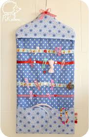 Diy Besoin De Rangement Pour Les Barrettes On Vous Explique Tout Tuto Inside Pikebou Projets De Couture Projets De Couture Debutants Organisation Des Accessoires Pour Cheveux