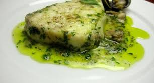 La salsa verde es una de las que mejor le van a pescados blancos como la merluza. Receta De Merluza En Salsa Verde Recetas De Cocina Recetas De Comida Peruana