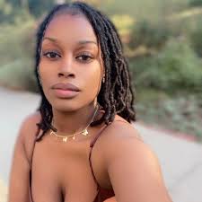 Just wanted to give a HUGE shoutout to Antoinette Eakman for helping me out 