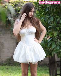 Isabella Ardley  isabella.110022 Гола изтичане OnlyFans снимка 13 -  Nudogram v2.1