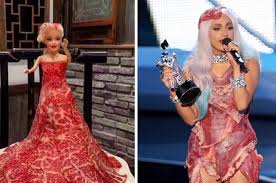 L Abito Di Carne Di Lady Gaga Si Puo Mangiare Dissapore