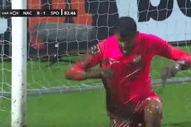 Sporting cp sporting cp 0 : Video Nacional Goalkeeper Dives Into Pool Of Mud Trying To Save Shot Against Sporting