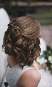 1001 Photos Pour Trouver Votre Coiffure De Mariee Et Les Astuces A Savoir Auparavant Modele Coiffure Coiffure Mariage Cheveux Courts Coiffure Mariee