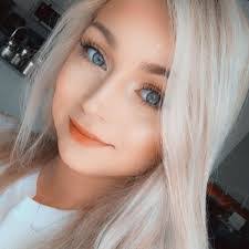 Kat Merrill's Instagram, Twitter & Facebook