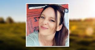 Robyn Buckingham's Instagram, Twitter & Facebook