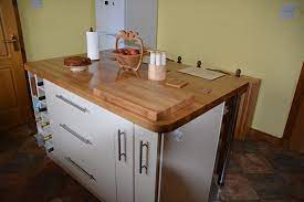 Most oak worktops with 40 mm wide staves are made from either two or three common as there are so many defects in the bottom two grades there is almost nothing else. Prime Oak Worktop Gallery