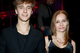 Pngkit selects 5831 hd musical png images for free download. E Zg5fva8d2x5m