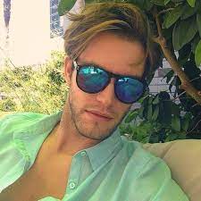 Medium Hairstyle For Men With Thin Hair Medium Hair Styles Mens Hairstyles Medium Medium Length Hair Styles