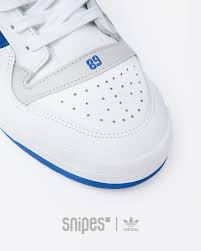 I rolled the dice and ordered the shoes. Detroit Pistons Adidas Forum Hi Snipes 313 Day Release Date Sneakernews Com