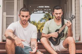 Entonces, decidimos escribir una canción en la que dijéramos cómo hablarían julián y manuel turizo si estuvieran enamorados y si tuviéramos al. Manuel Y Julian Turizo Sin Visa Americana Vive La Noticia