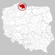 Tutejszy krajobraz charakteryzuje się licznymi zalesionymi pagórkami, malowniczymi jeziorami oraz tradycyjnymi miasteczkami. Szwajcaria Kaszubska Wikipedia