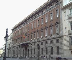 Acá encontrará información sobre las administraciones financiera e innovación, impuestos internos, aduanas, contabilidad gubernamental, presupuesto, inversión y crédito público, tesoro público, política económica y fiscal, compras públicas, educación fiscal y transparencia fiscal Ministerio De Hacienda Espana Wikipedia La Enciclopedia Libre