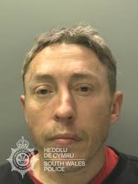 Swansea Thief Jailed After £1,000 Laundrette Theft 🚔 A 43-year-old man has  been sentenced to prison after stealing a handbag containing valuables  worth £1,000 from an Uplands laundrette in Swansea. Ross Philippart,