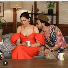 Deepika Padukone And Ranveer Singh S Adorable Pda During An Interview Is Melting Hearts Across Nation Hungryboo Deepika Padukone Deepika Ranveer Bollywood Celebrities