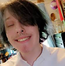 introductions Hi I'm Lizz, I have been part of the group for awhile but  generally like to live in the periphery. My music project is The Number H.  (https://thenumberh.bandcamp.com/) Due to the