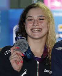 Non me lo aspettavo, ancora non ho realizzato che ho fatto il record del mondo la pilato fine gara. Benedetta Pilato 14 Anni E Un Argento Ai Mondiali Di Nuoto