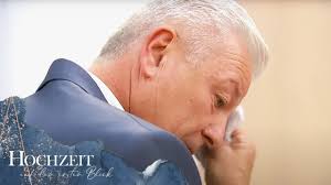 Das paar strahlt vor glück. Wiebke Norbert Achterbahn Der Gefuhle Weg Zum Altar Hochzeit Auf Den Ersten Blick Sat 1 Youtube