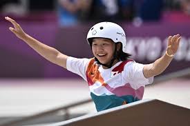 オリンピック スケートボード女子 西矢が金 中山が銅 2021年7月26日 13時33分 スケートボード 東京オリンピックの新競技、スケートボードの女子ストリートで13歳の西矢椛選手が金メダルを獲得しました。 また16歳の中山楓奈選手が銅メダルを獲得しました。 B2llri Mzb Phm