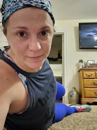 6am bolt: slow 2.65 miles with knee sleeve