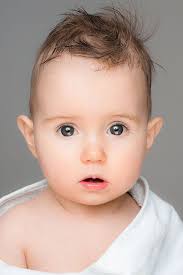 Discover 11 Head and shoulder shots in a studio setting and headshots ideas 