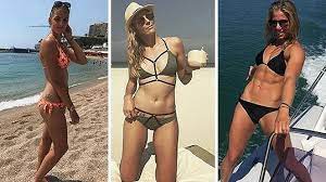 Jaromír jágr, kateřina neumannová, ester ledecká… a seznam by mohl pokračovat. Karolina Pliskova Pliskova Vaidisova I Ester Ledecka Tyhle Sexy Sportovkyne Se Letos Chlubily Postavickami V Plavkach Super Cz