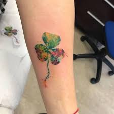 Shamrocks are in fact a species of the clover plant. Ø§Ù„Ø¨Ø±Ø³ÙŠÙ… Ø§Ù„ÙˆØ´Ù… 100 Ø§Ù„Ø£ÙÙƒØ§Ø± Ø§Ù„Ø¬Ù…ÙŠÙ„Ø© ÙÙŠ Ø§Ù„ØµÙˆØ±Ø© Ø§Ø³ÙƒØªØ´Ø§Øª Ù…Ø¹Ù†Ù‰