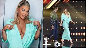 Citește despre loredana groza în revista playboy. Loredana Groza Decolteu De Infarct La X Factor In Ce Rochie De GalÄƒ A Defilat Jurata Foto Spynews Ro