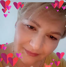 Dezodorant w sztyfcie Aloe Ever-Shield nie zawiera soli aluminium i  zapewnia skuteczną, całodniową ochronę nawet podczas gorącego lata! Może  być stosowany bezpośrednio po prysznicu lub depilacji a przed opalaniem,  ponieważ nie powoduje