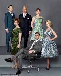Christina hendricks says media coverage of her mad men role focused largely on her breasts, with reporters repeatedly asking about her bra. Christina Hendricks Verrat Wie Zu Spielen Mad Men Joan Holloway Form Dazu Beigetragen Hat Ihr Leben Aktuelle Boulevard Nachrichten Und Fotogalerien Zu Stars Sternchen
