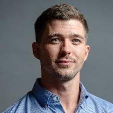 Sarah Beacham's Instagram, Twitter & Facebook