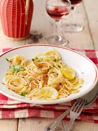 Spaghetti aglio, olio e peperoncino. Spaghetti Aglio Olio E Peperoncino Von Mcmoe Chefkoch Rezepte Italienische Speisen Italienische Gerichte