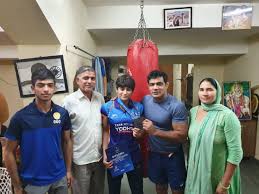 Sushil kumar( played the role of cripple in movie dosti(1964)) is alive.he lives in mumbai's we were family friends who often visited each other's homes. Sushil Kumar On Twitter Congratulations Pooja Gahlawat 53kg For Winning Silver Medal In Under 23 Wrestling World Championships Also Congratulations To The Proud Family Keep Working Hard And Make India Proud Https T Co Uizkeuudyc