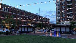 Avenue kitchen & bar is a casual restaurant and bar located in the heart of hampden in baltimore city, maryland. Owners Of The Avenue Kitchen Bar Launch New Outdoor Dining Spot In Hampden Baltimore Business Journal