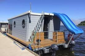 Polen 5 Tage Im Eigenen Hausboot Mit Rooftop Wasserrutsche Ab 161 P P Hausboot Ferienwohnung Polnische Ostsee Ostsee Polen