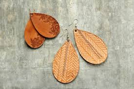 Diy sculptured 3d leather earrings. Diy Leather Earrings Using The Cricut Makers Tools Sugarcoated Housewife