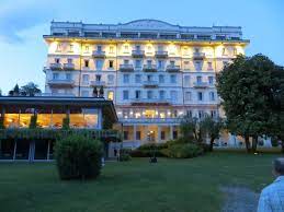 We chose well, with the hotel ancora in a prime waterfront position right opposite the ferry stop of intra, verbania. Die Sehr Schone Hotelfassade In Der Abendsonne Bild Von Grand Hotel Majestic Verbania Tripadvisor