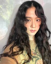 Jisoo debuted as one of the four members of blackpink on august 8, 2016, alongside jennie, rosé and lisa, with the release of their single album square one. Blackpink Fans Have Fallen In Love With Jisoo S New Hairstyle And Vibe Allkpop