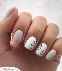 Leaves And Branches A Bit Of Nature Short Acrylic Nails Designs Stylish Nails Designs Cute Nail Art Designs