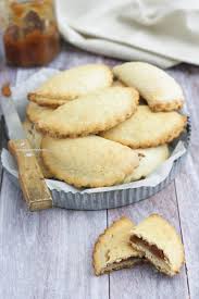 Con cannella e scorza di limone è profumatissima e golosa. Biscotti Morbidi Con Prugne E Cannella Petitpatisserieblog