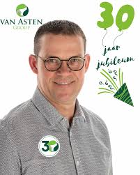 🎉Bernard 30 jaar in dienst! 🎉 Vandaag zetten we collega  @bernardvandenhurk in het zonnetje, want hij is maar liefst 30 jaar in  dienst! Bernard houdt zich onder andere bezig met de verkoop