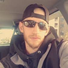 eating at Pizza Hut in the 90s/early 2000s