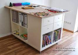 Check spelling or type a new query. Accueil Bidouilles Bureau Une Table De Couture Sur Mesure Avec Kallax