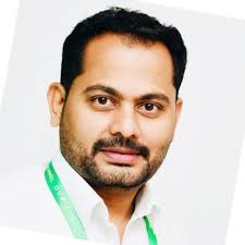 That's me in deep intellectual conversation with Ben Franklin😀