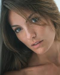 Leila George's Instagram, Twitter & Facebook